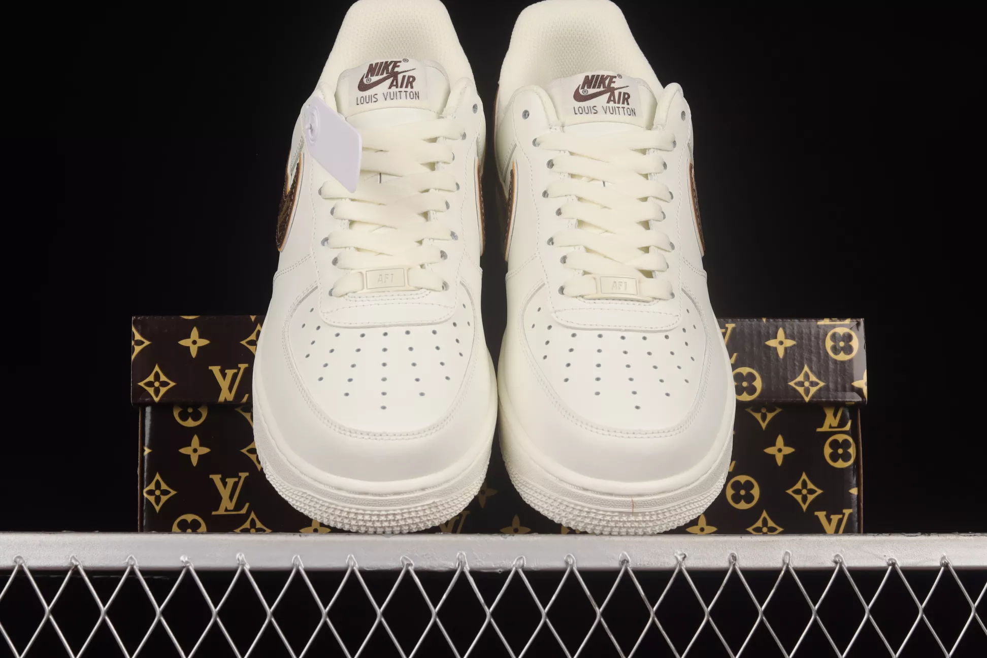 【新商品発売】【今年の新商品】LOUIS VUITTON X NIKE AIR FORCE 1 07 LOW RICE WHITE SHOES SNEAKERS【本物保証】【代金引換】