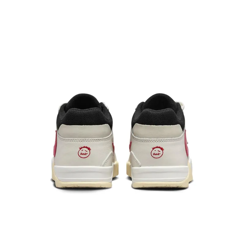 Travis Scott x jordan トラヴィス・スコットの「ジョーダン ジャンプマン ジャック “University Red”」は、赤の逆スウッシュが際立つ！