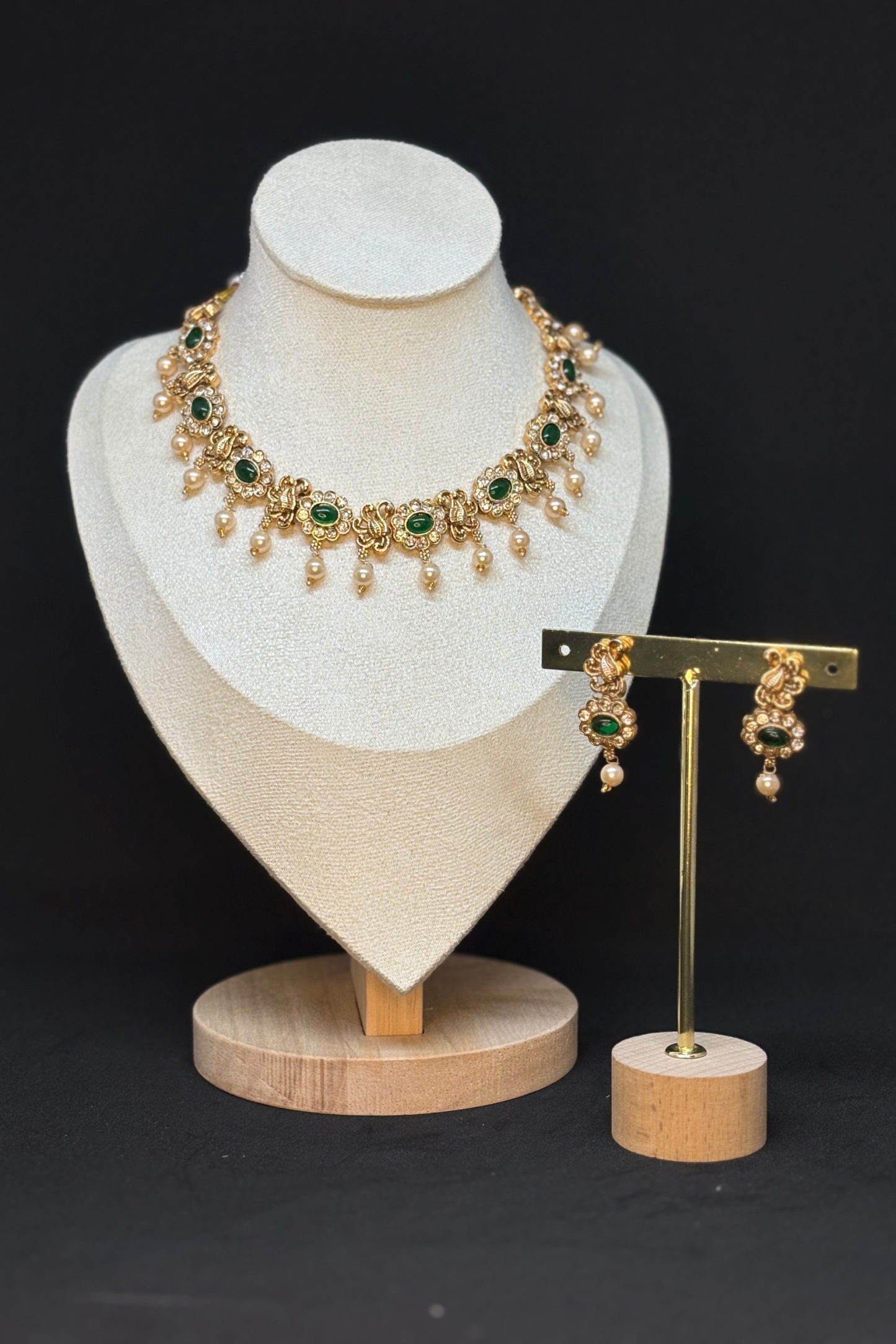 PEACOCK BLOSSOM GREEN CHOKER