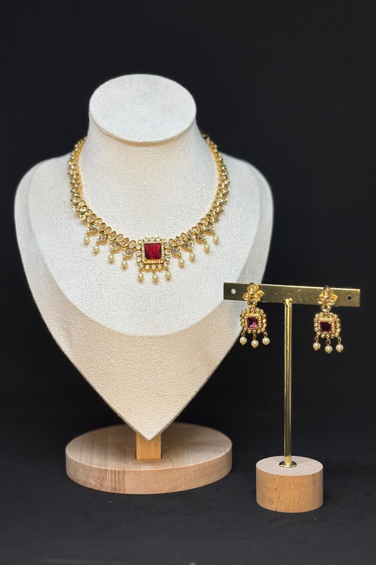 SCARLET MAGESTY NECKLACE SET
