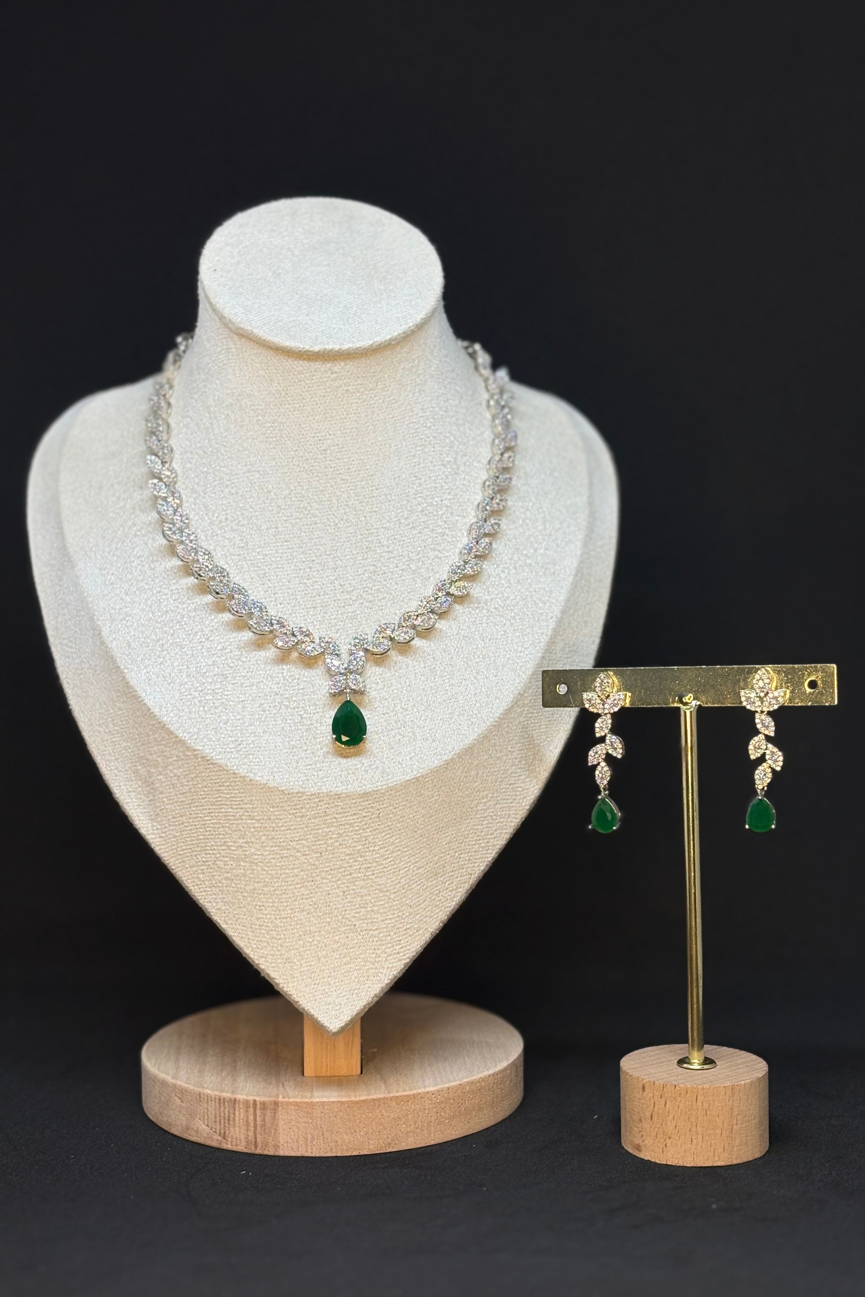 EVERGREEN CHARM AD NECKLACE SET
