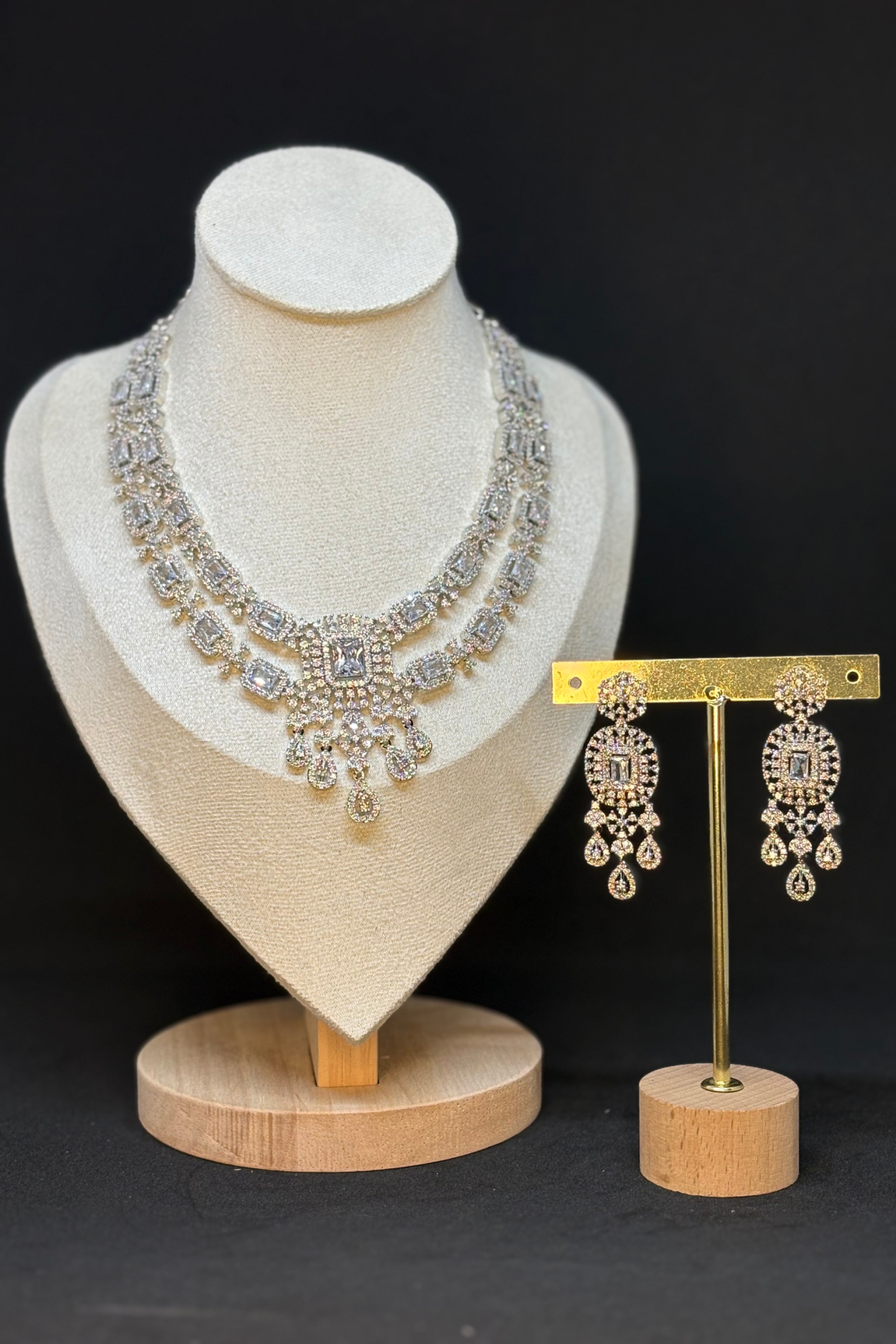 CRYSTAL CROWN AD NECKLACE SET