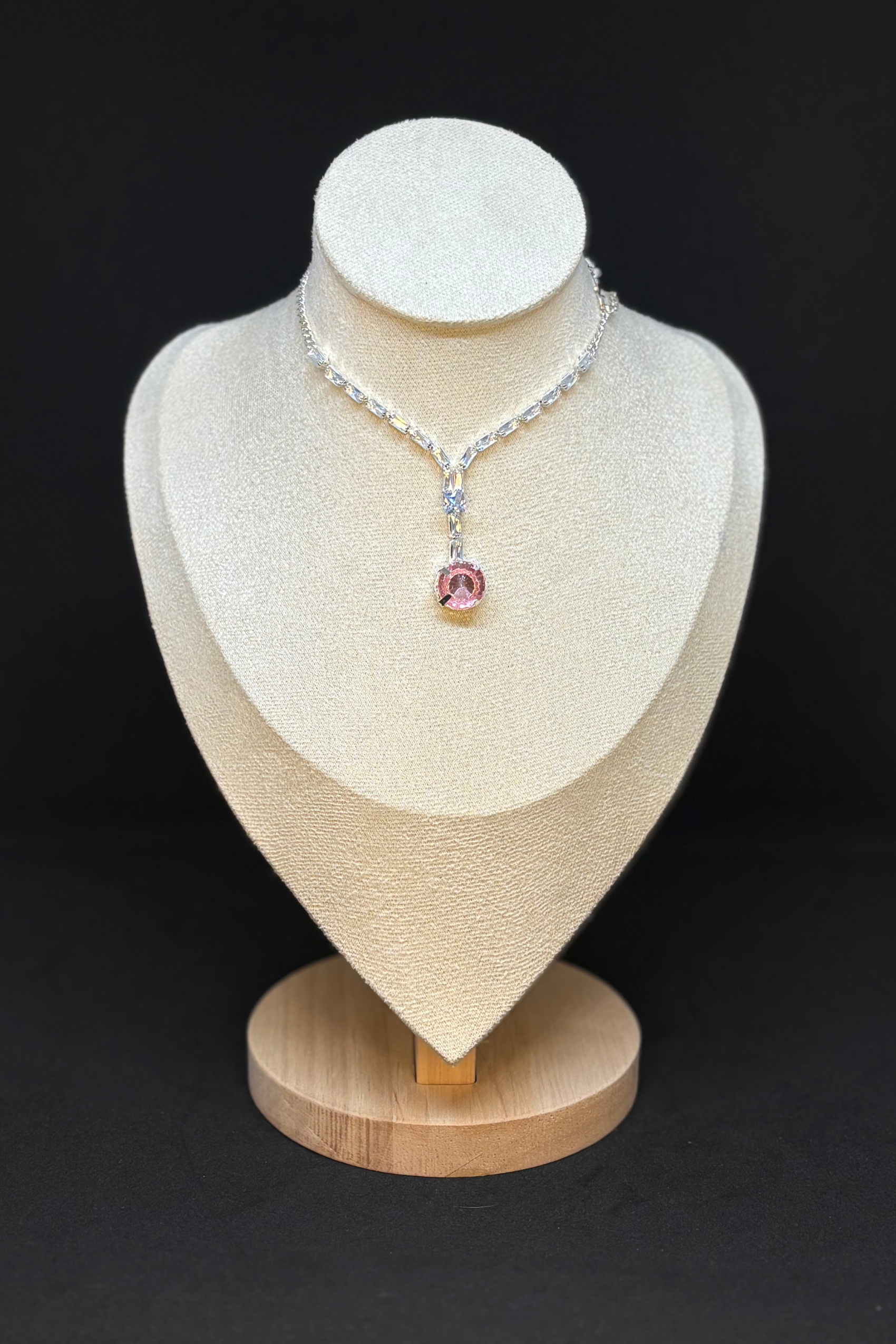 RADIENT ROSE QUARTS NECKLACE