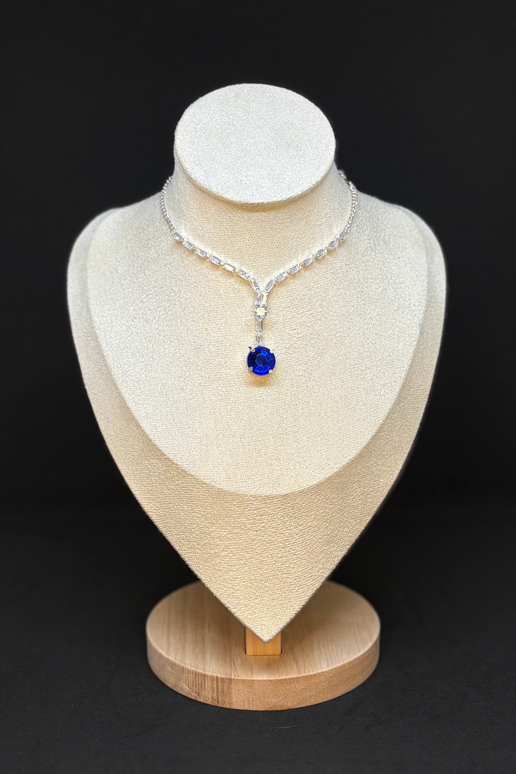 RADIENT SAPPHIRE NECKLACE
