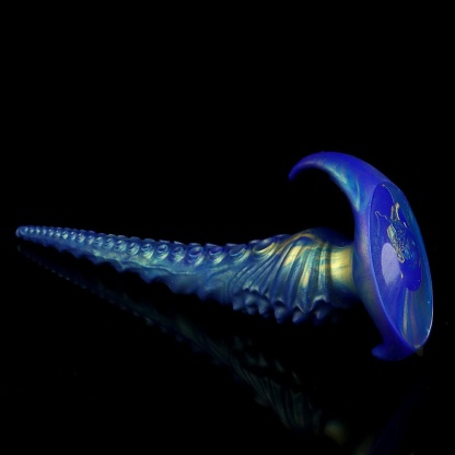 幻想的なブルーツィントで彩られた帆船蛸型ディルド