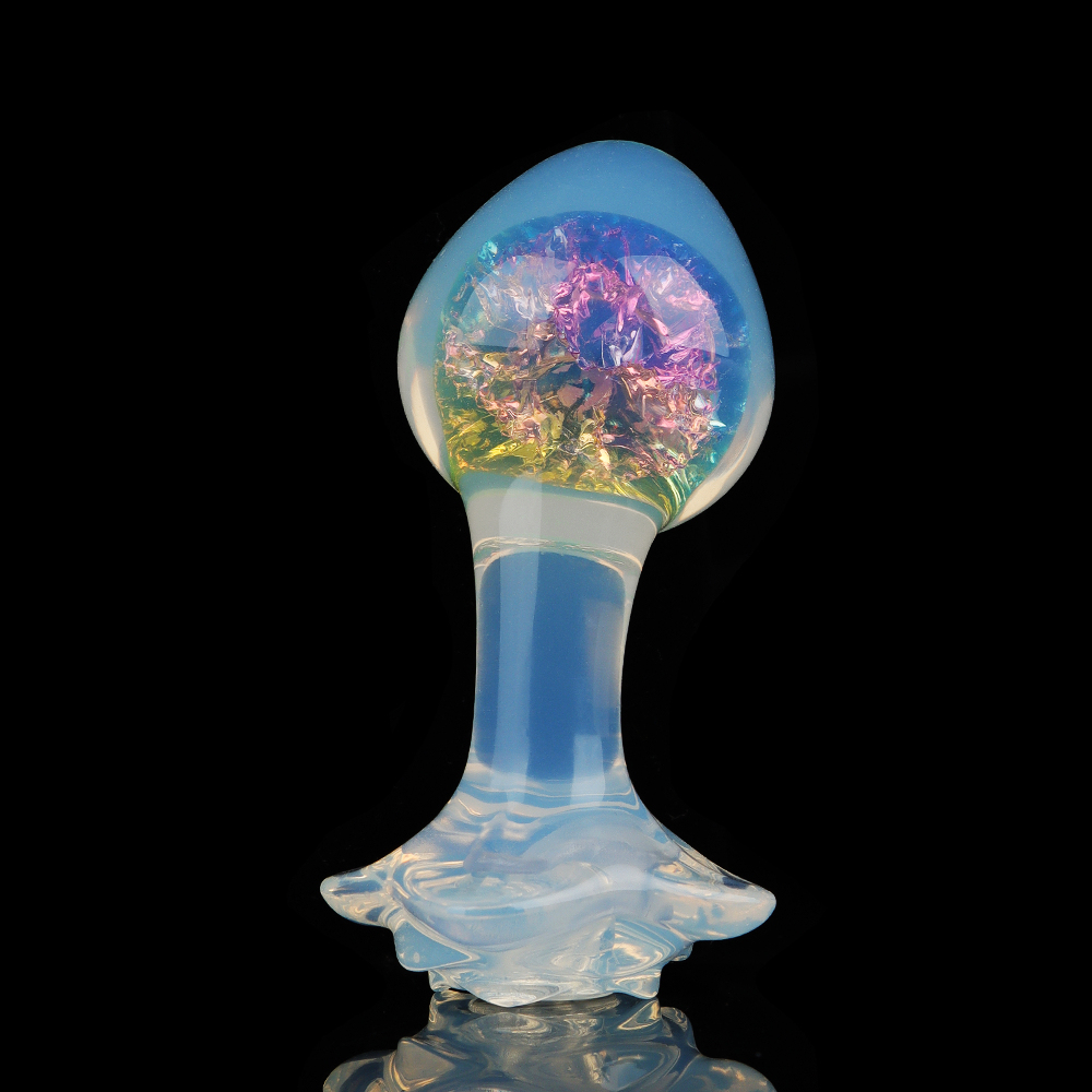 透明感と虹色の輝きが特徴的な歪脖子型水晶アナルプラグ。4 種の付属品により