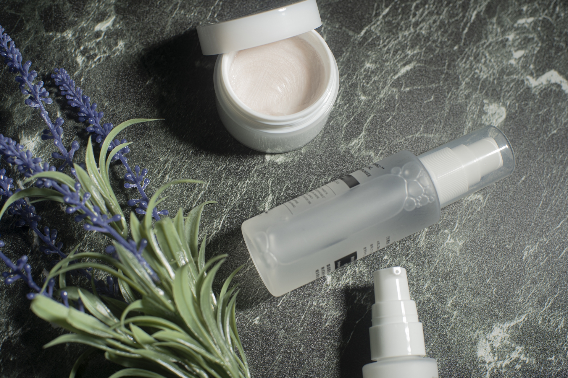 nine faceやクリーム