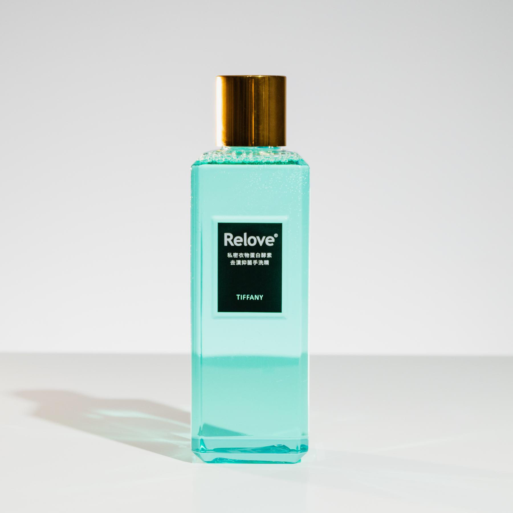 Relove ランジェリーウォッシュ【ホワイトムスク&ローズの香り】220mL