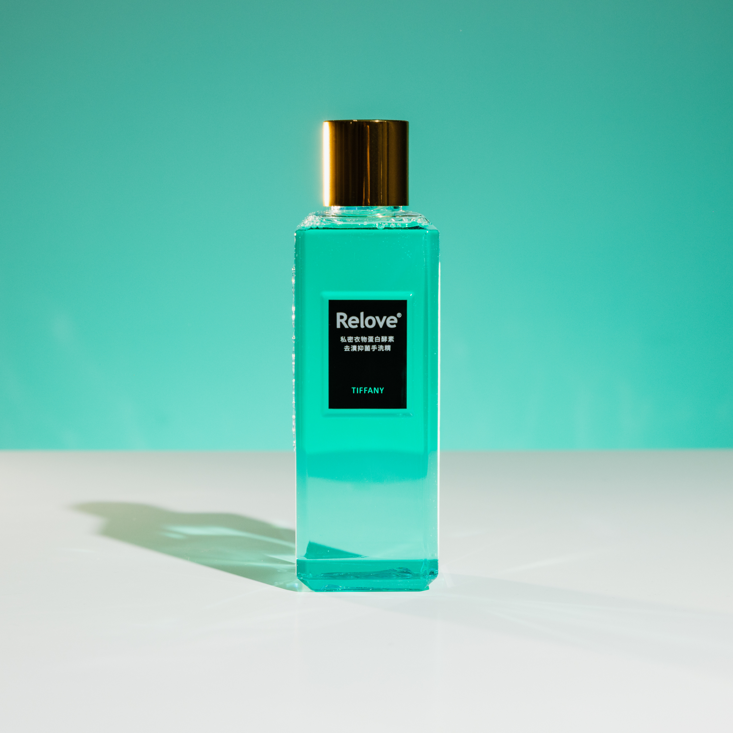 Relove ランジェリーウォッシュ【ホワイトムスク&ローズの香り】220mL