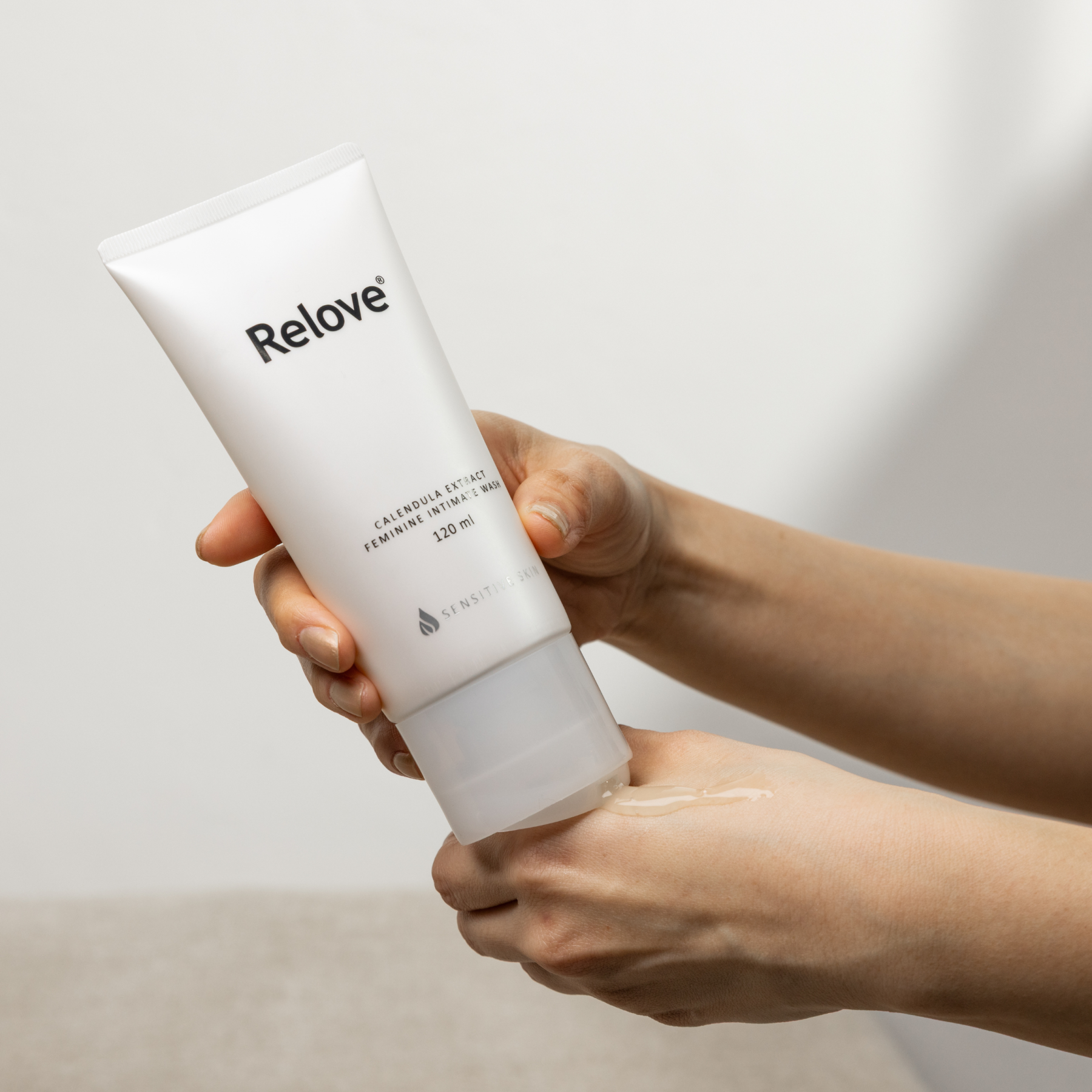 Relove デリケートゾーン用クレンジングジェル_ノンクール 