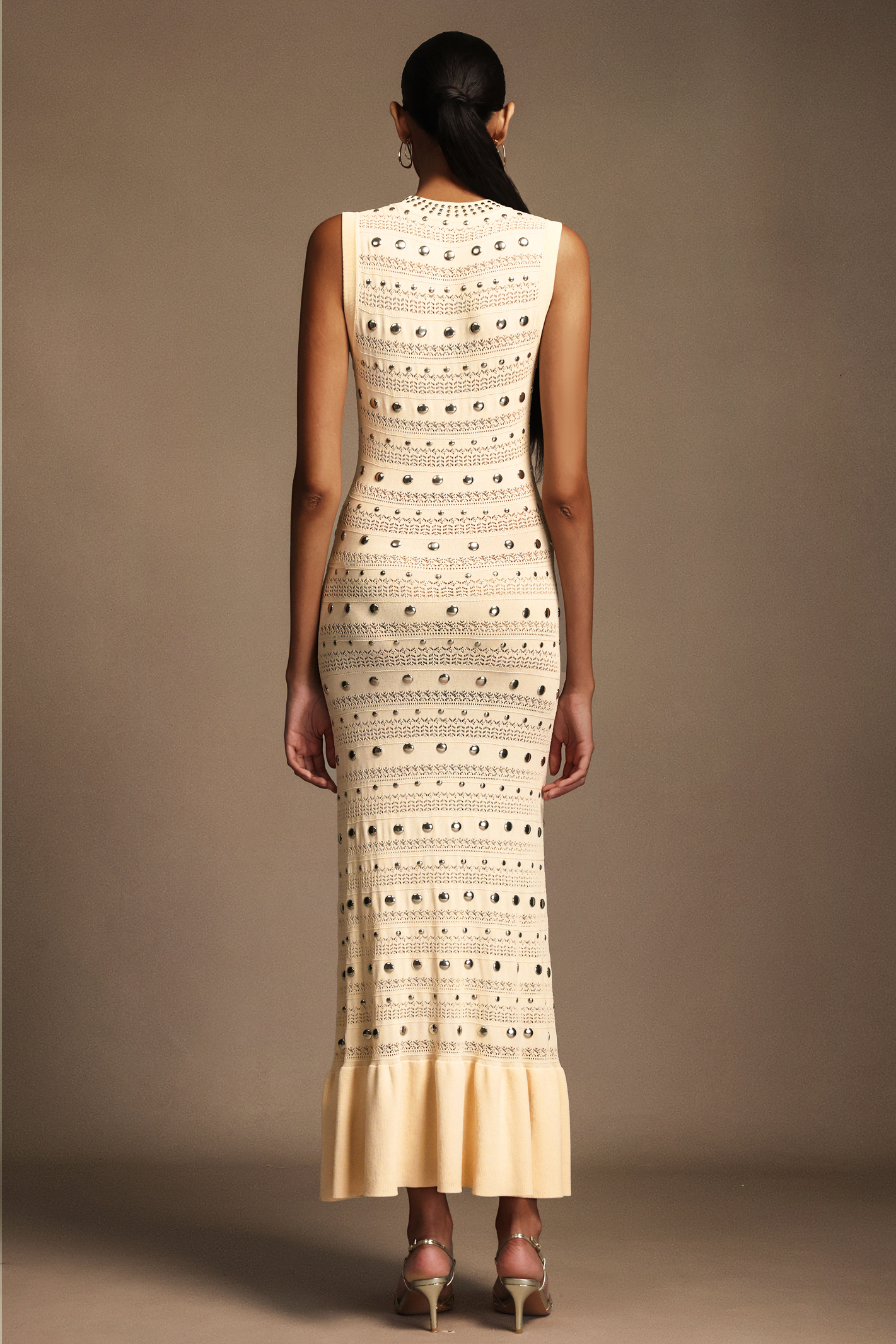 Verga Sleeveless Round Neck Rivet Folds Maxi Dress