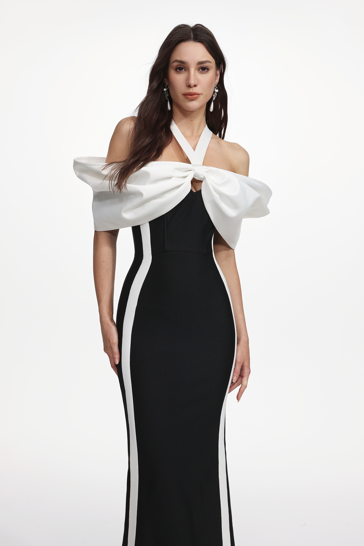 Elegant Contour Halter Bow Contrast Bandage Maxi Dress