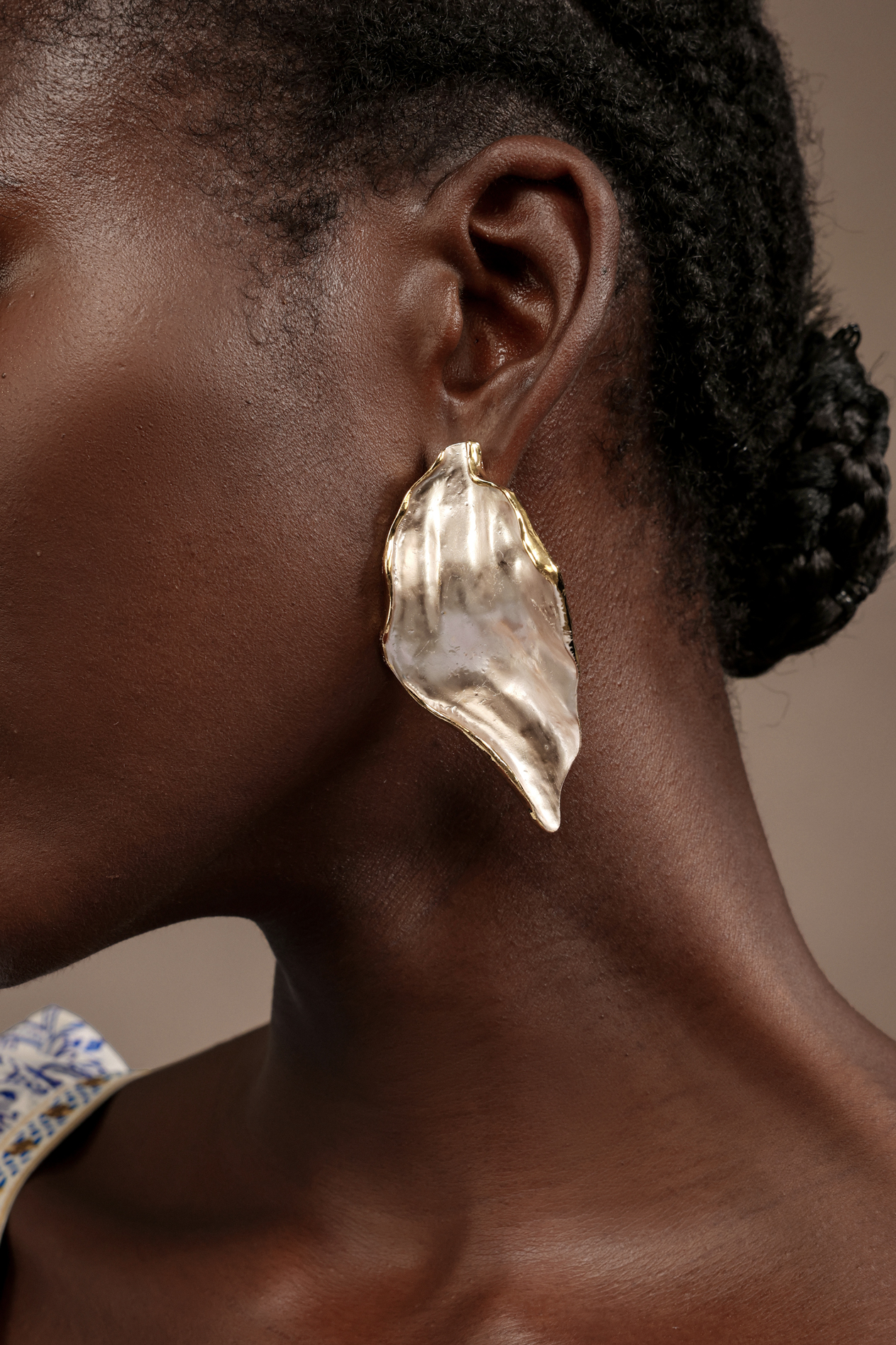 Demere Leaf Metal Earrings