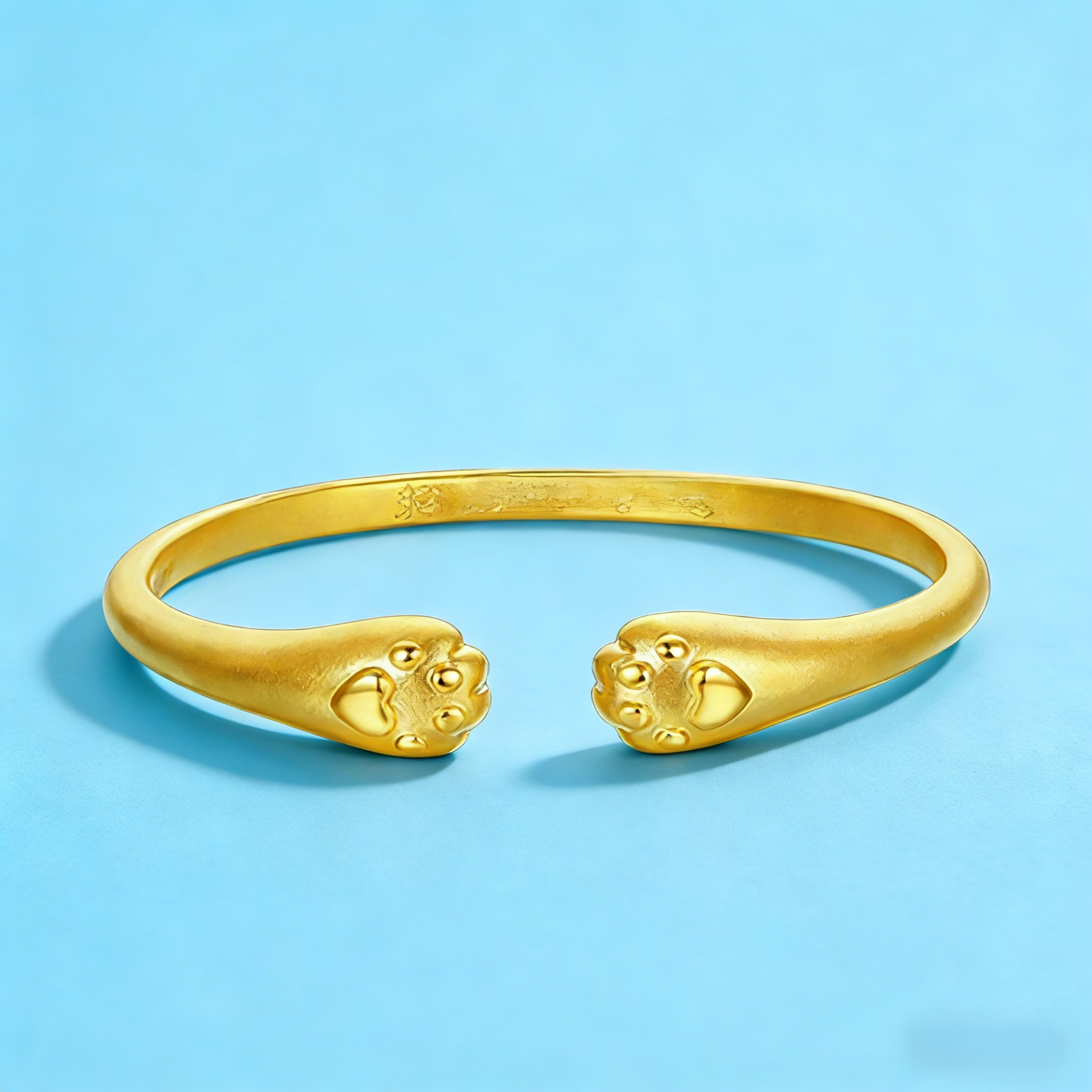 "Paw of Fortune: Bracelet of Love and Wealth"✨ Wear our cat paw bracelet and let good fortune come your way! ✨