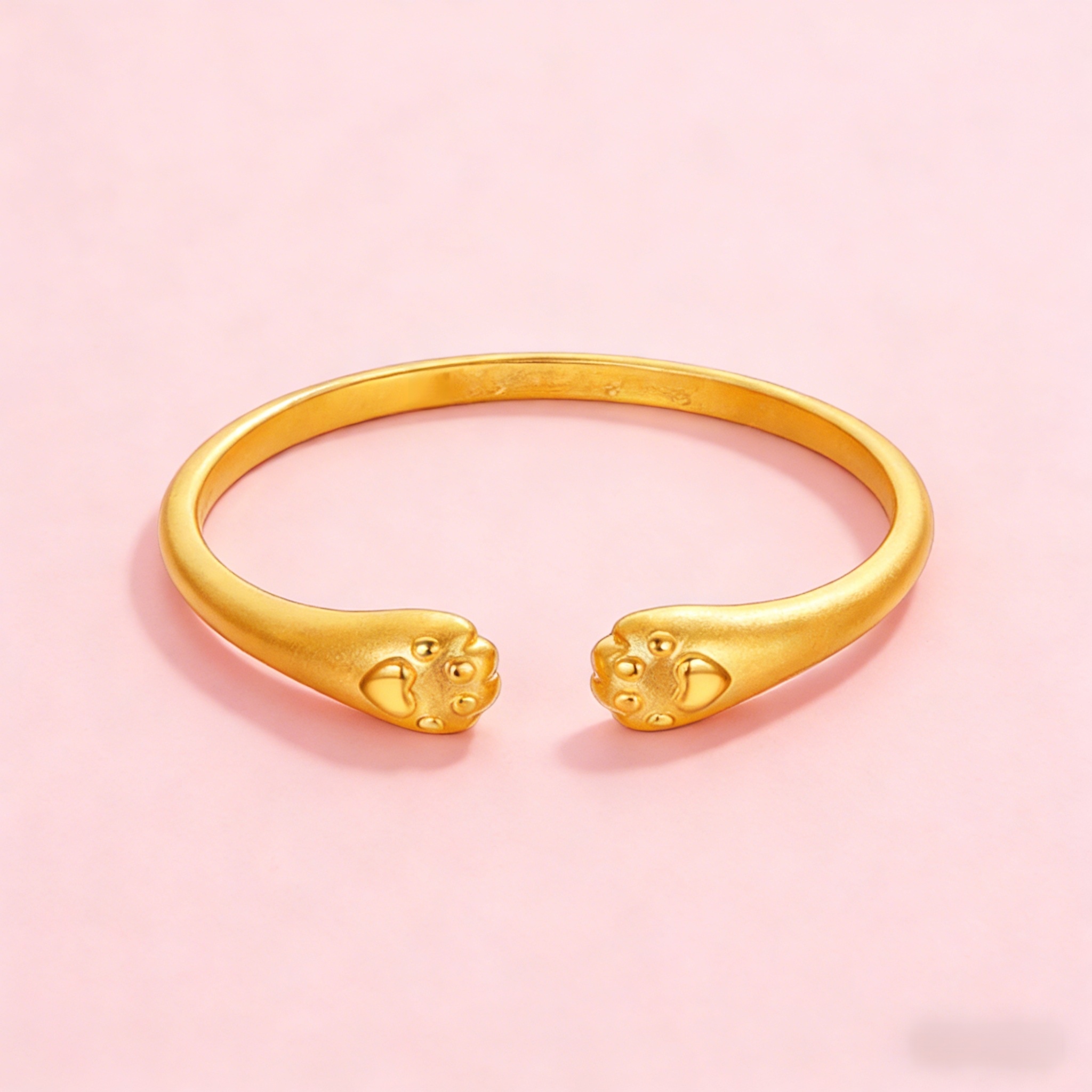 "Paw of Fortune: Bracelet of Love and Wealth"✨ Wear our cat paw bracelet and let good fortune come your way! ✨
