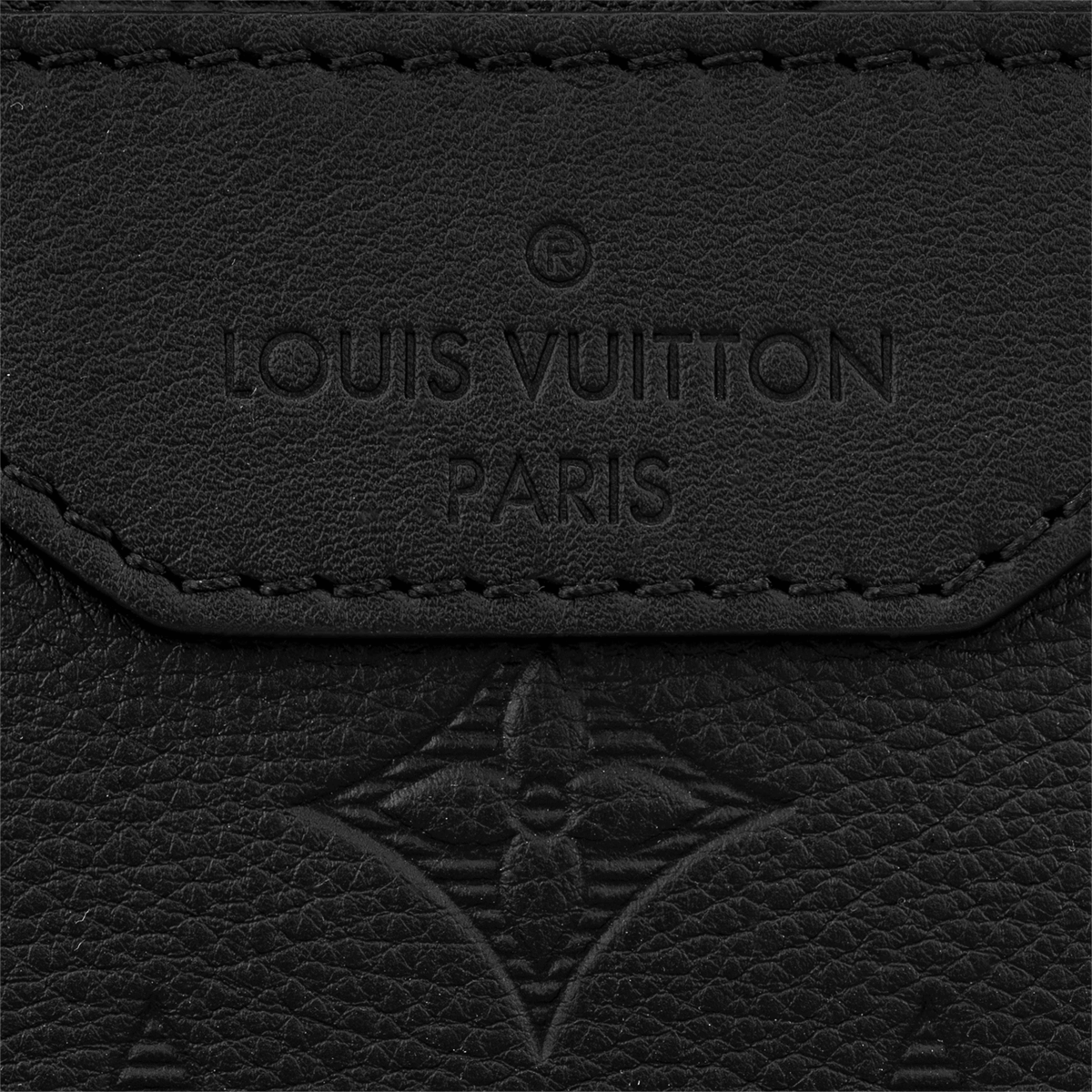 Louis Vuitton  Trio Messenger  M46602