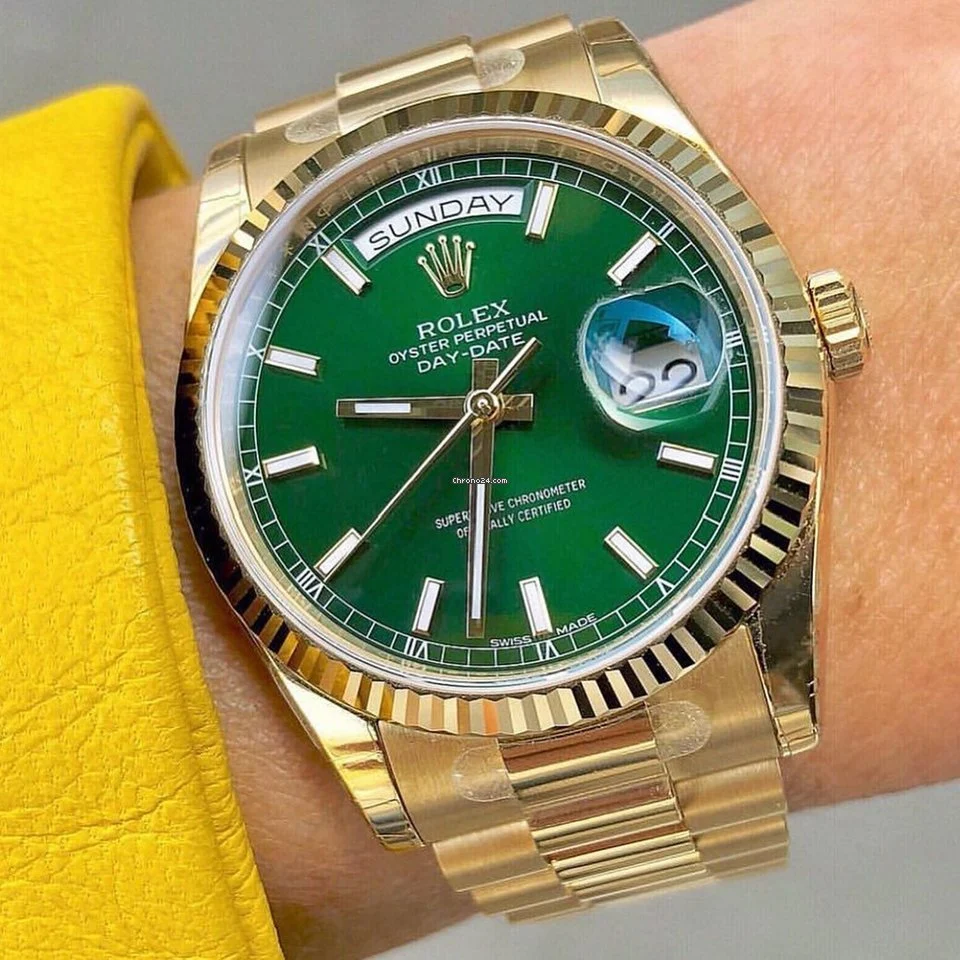 ROLEXロレックスの曜日カレンダー型シリーズ118238 腕時計です