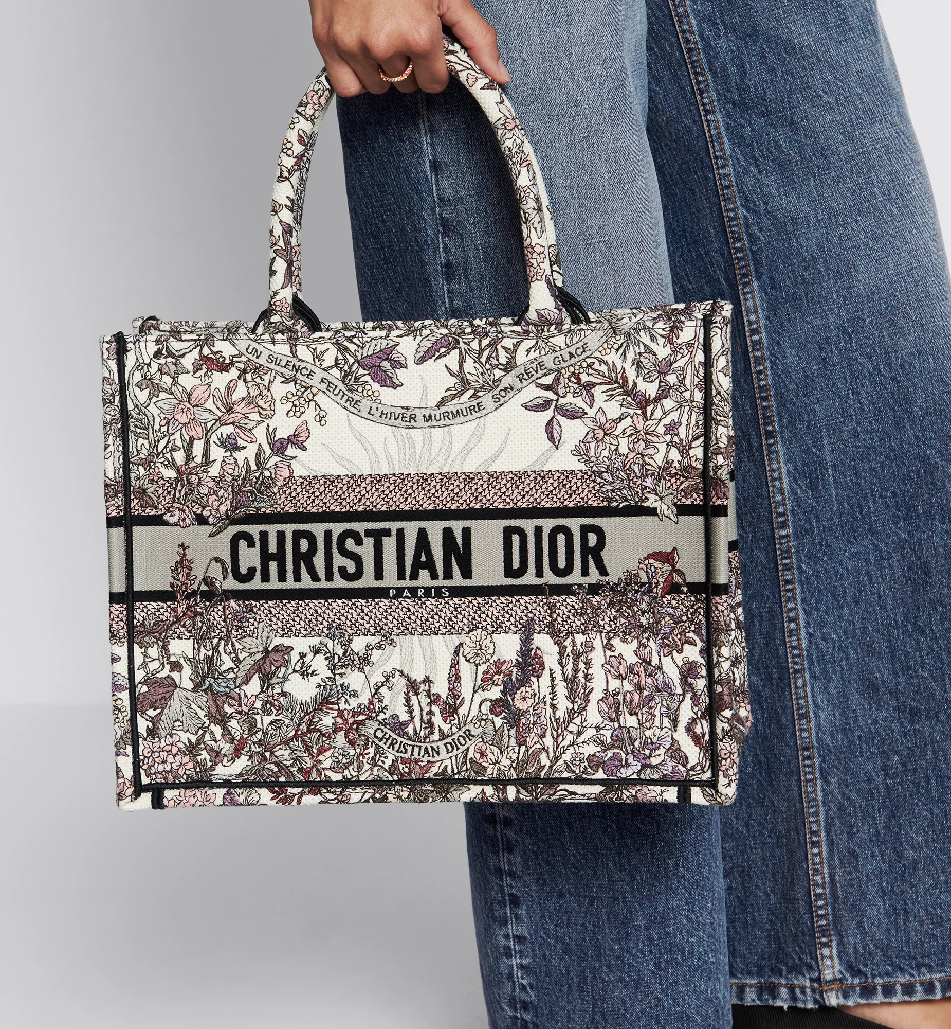 aria_look 中号 Book Tote 手袋 aria_detailedView