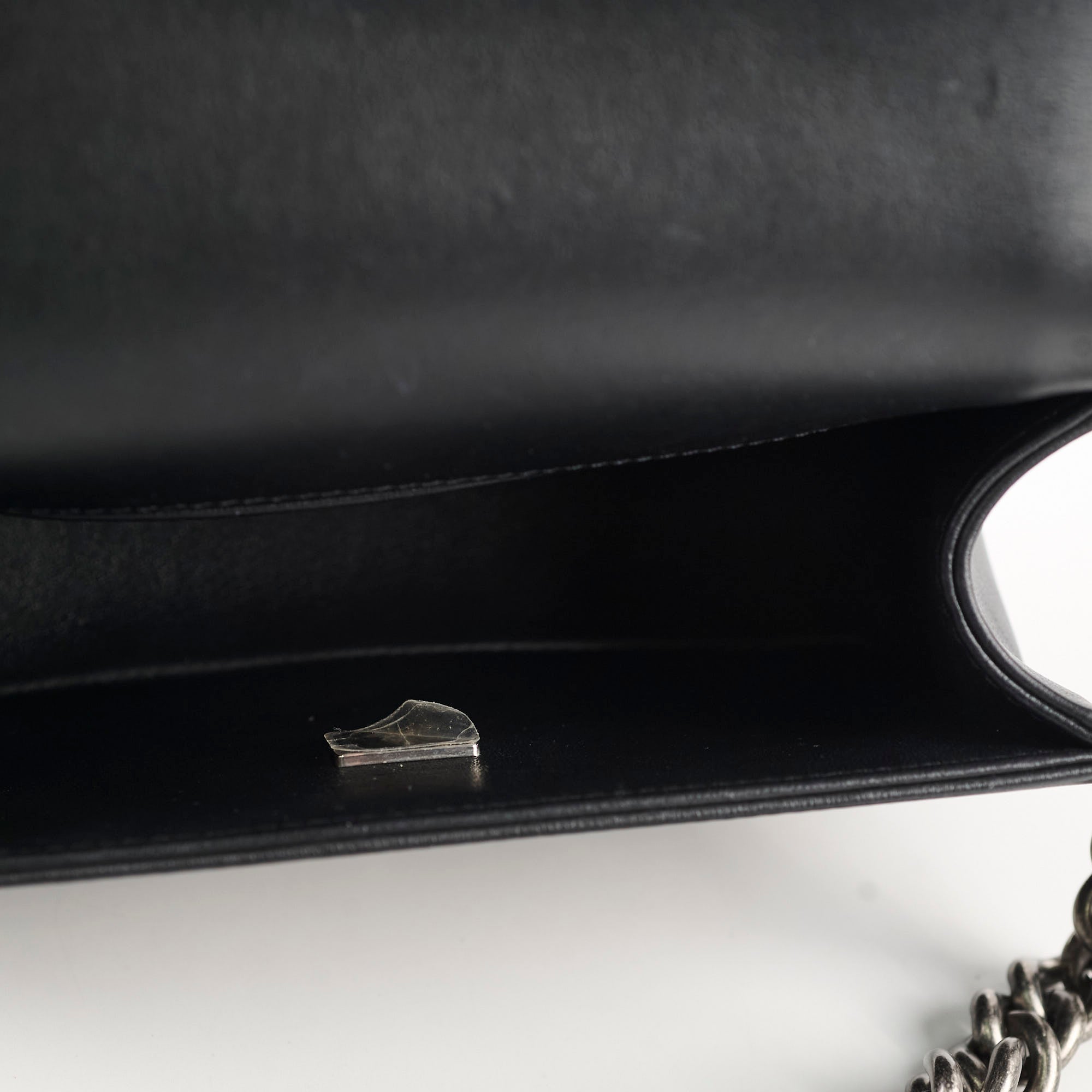 シャネル スモール ボーイ ブラック ラムスキン