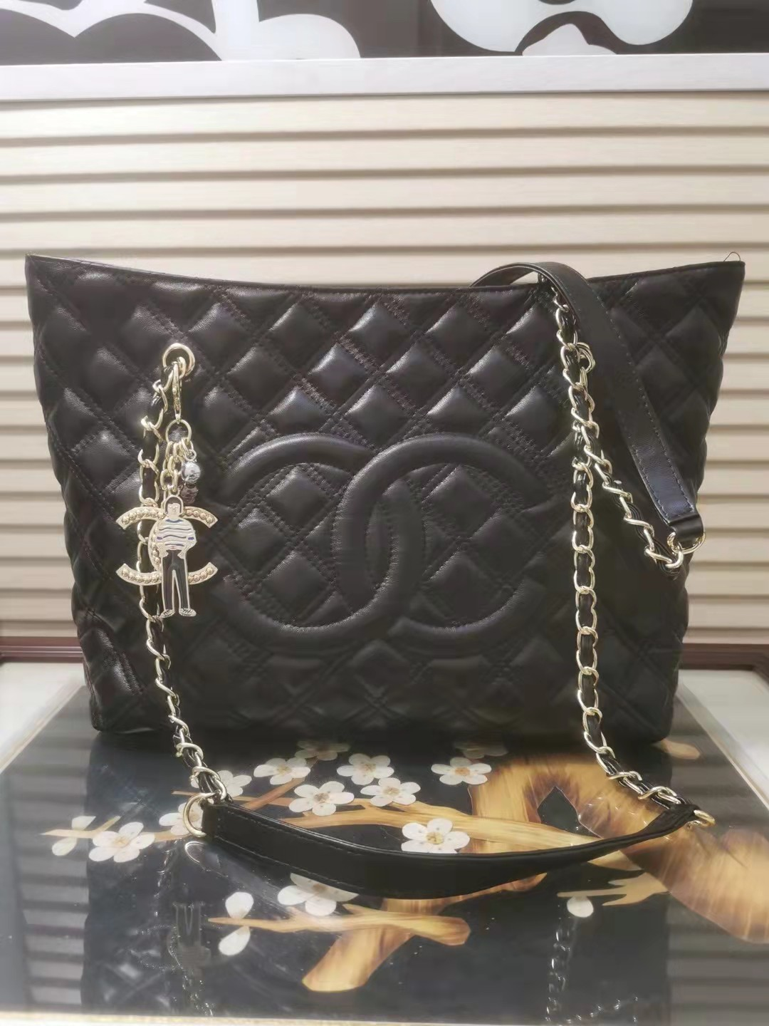 CHANEL シャネル