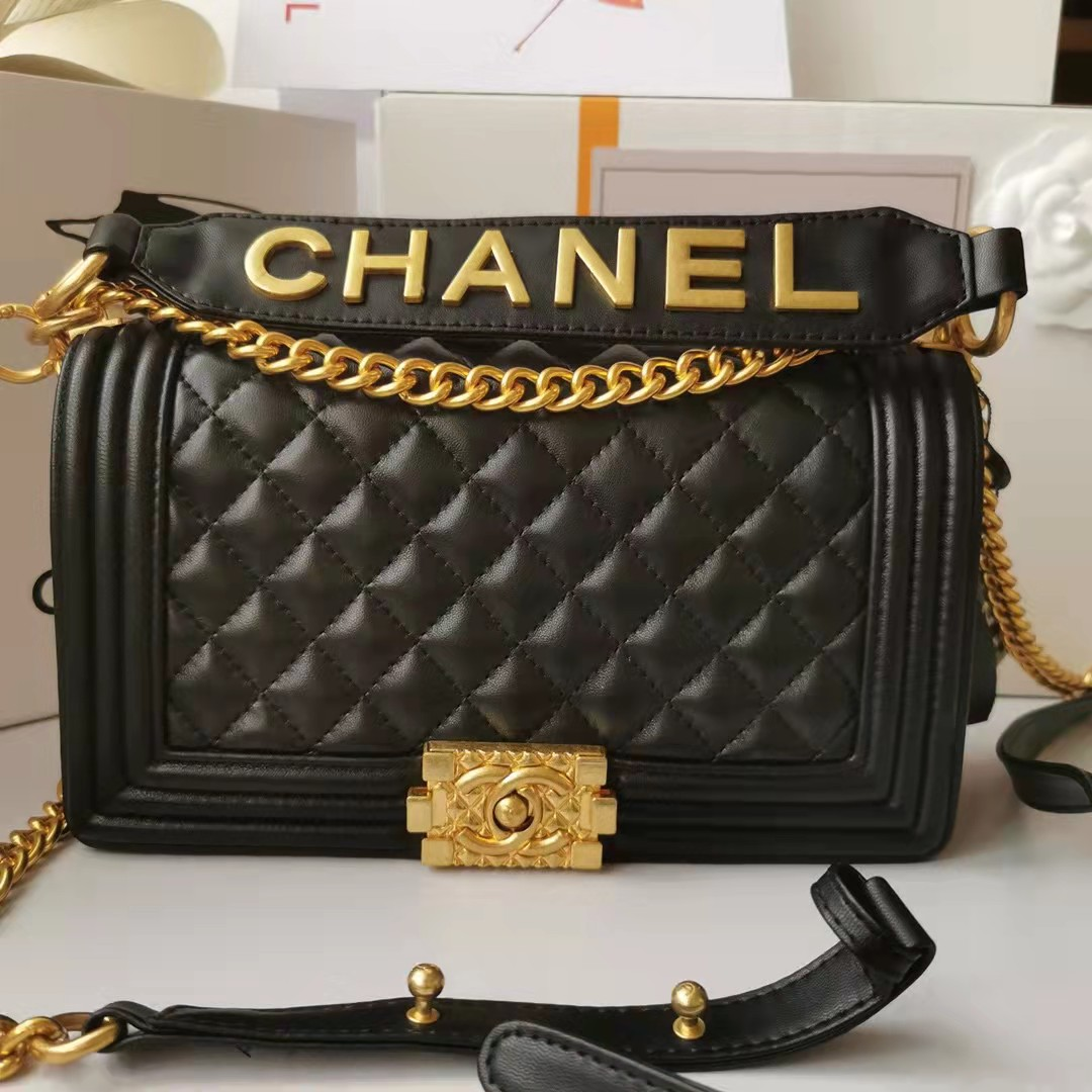 CHANEL シャネル