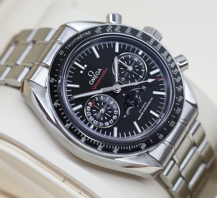 コーアクシャル マスター クロノメーター ムーンフェイズ クロノグラフ304.30.44.52.01.001  44.25M﻿M