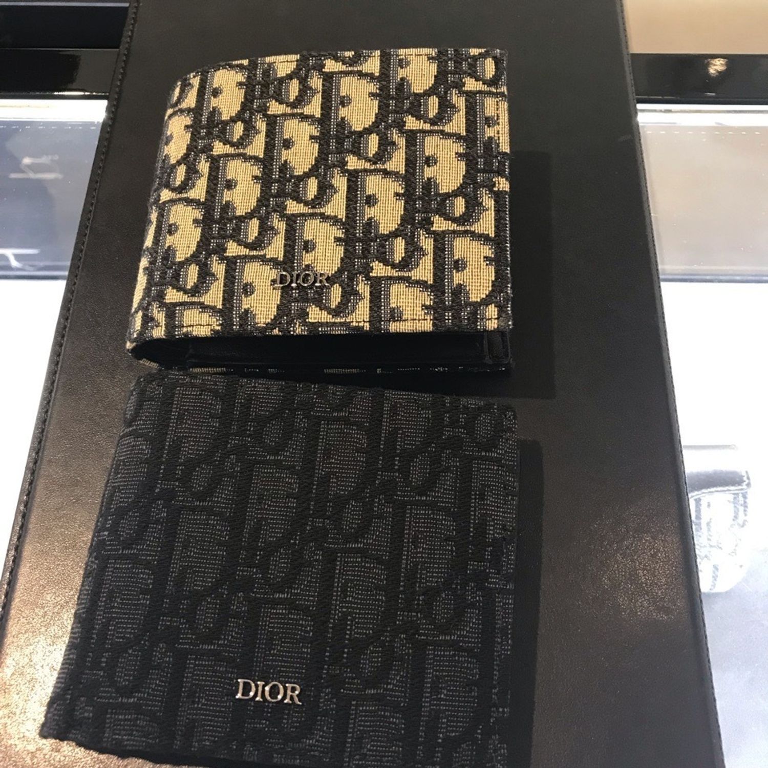 入手困難!【Dior】Oblique コインケース付き2つ折りスリム財布 (Dior/折りたたみ財布) 77465329【BUYMA】