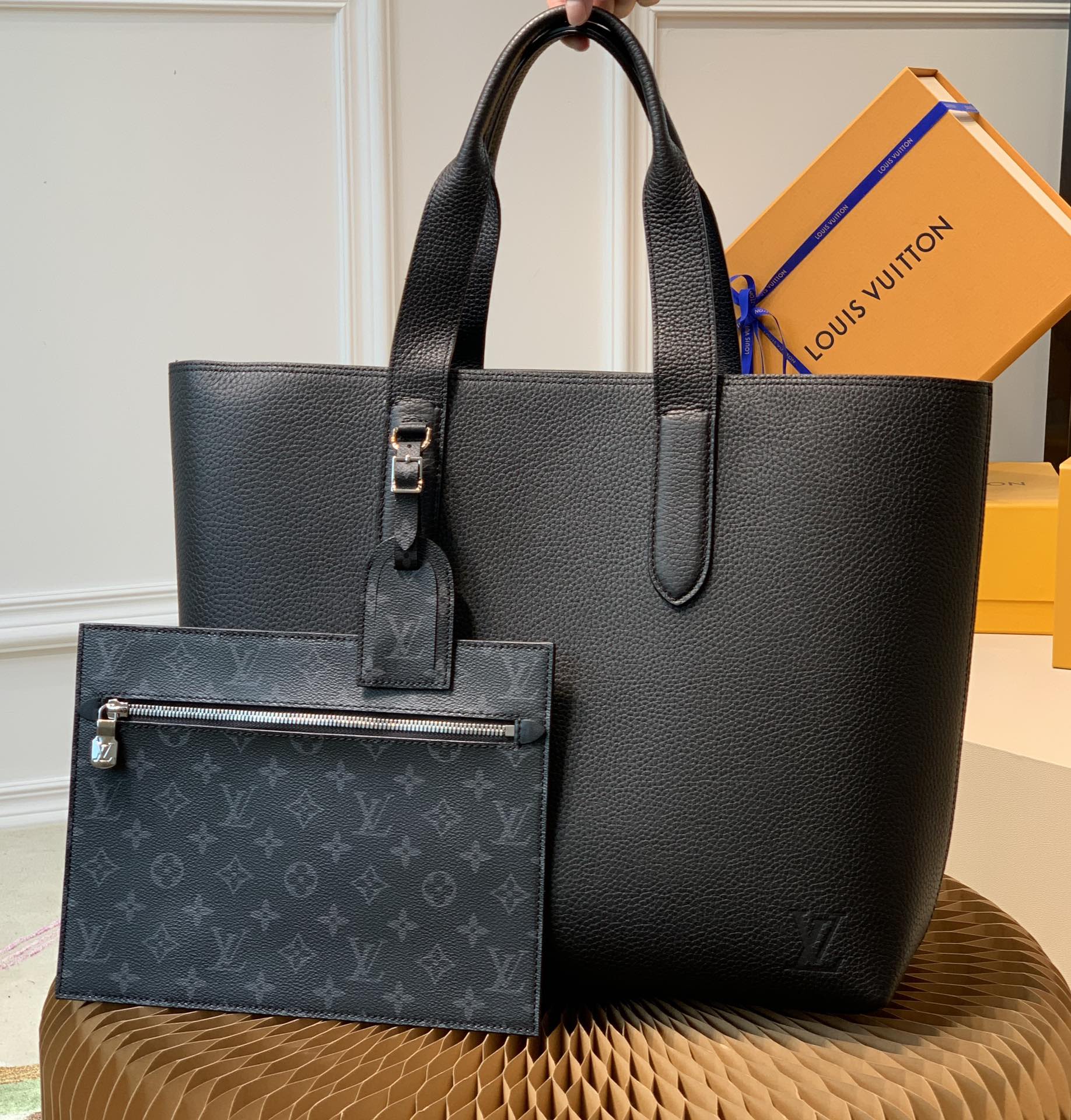Louis Vuitton LV Cabas Voyage bag M52817