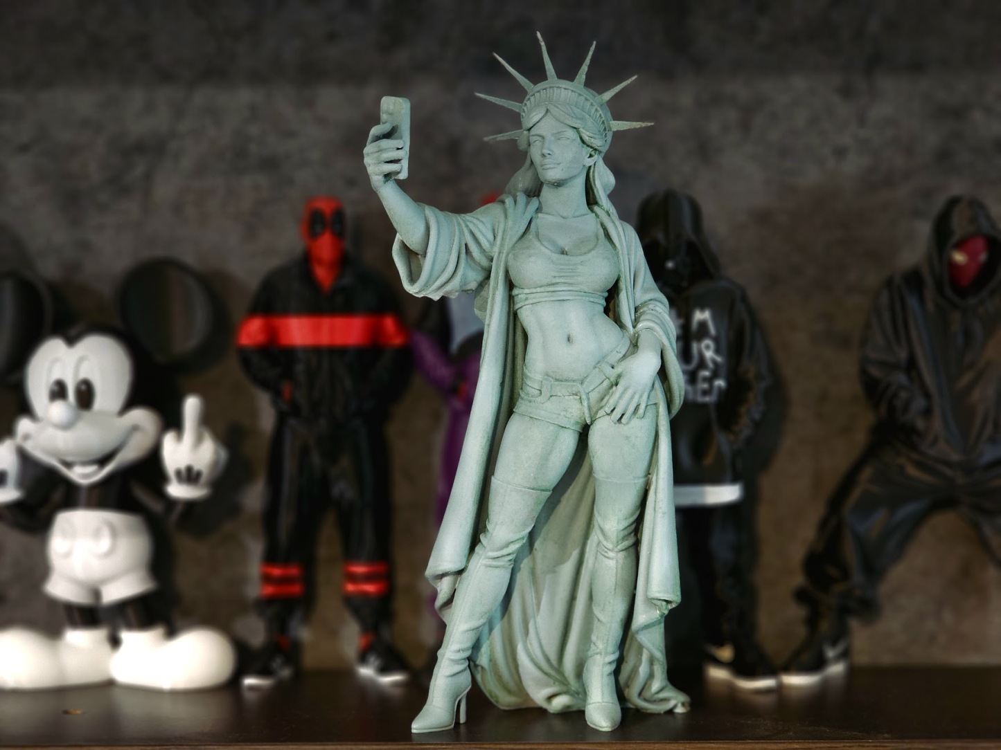Statue of Liberty Selfie Figurine