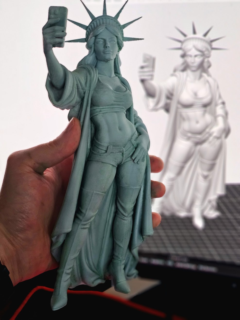 Statue of Liberty Selfie Figurine