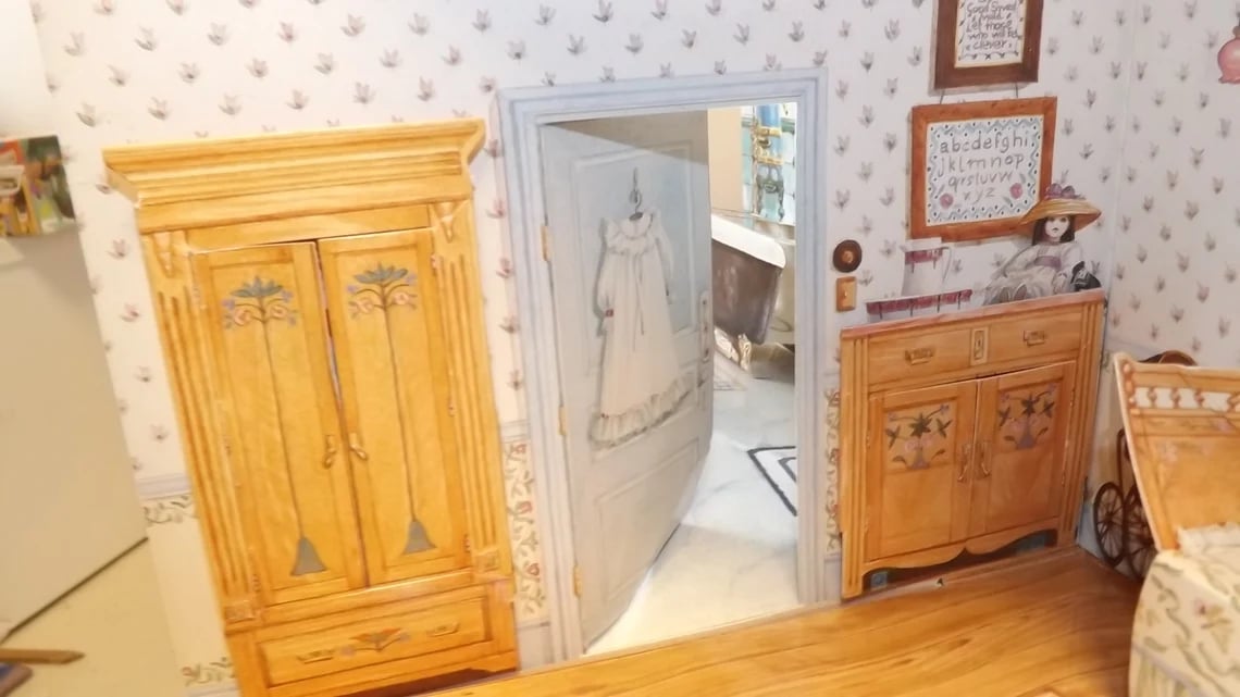 Three Dimensional Edwardian Doll House - Viking Press - See Description for Details image 7