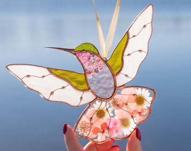 🔥LAST DAY 49% OFF -🐦‍⬛ Handmade Floral Stained Glass Hummingbird