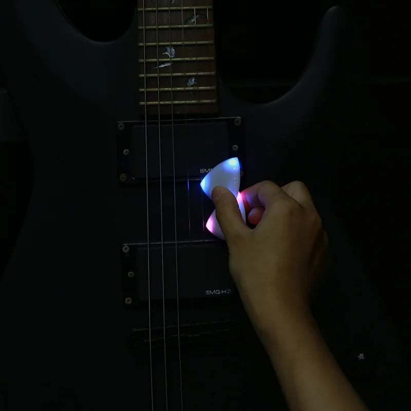 🎸Light Up Guitar Pick - 💝The perfect gift for guitar lovers