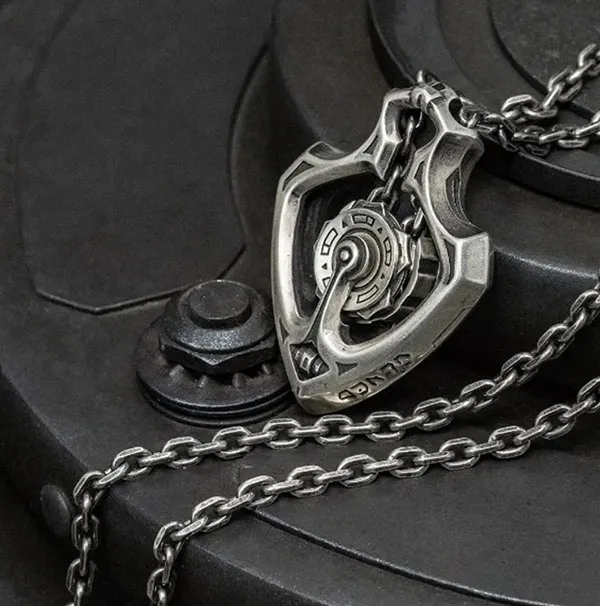 Shuttler Mechanical Rotatable Gear Pendant Necklace