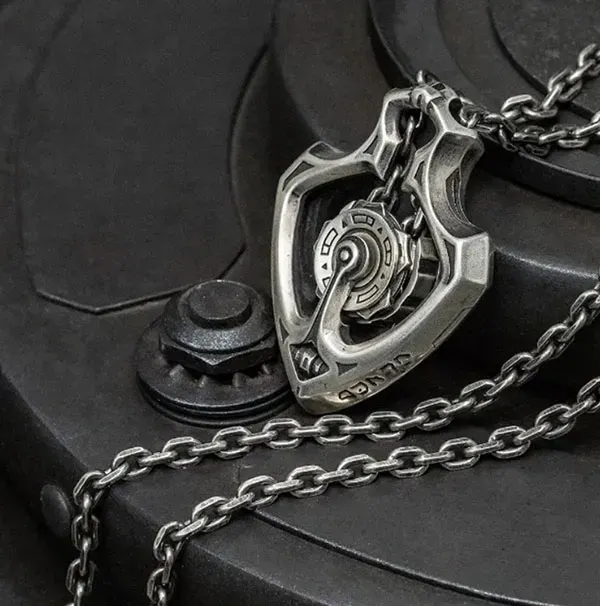 Shuttler Mechanical Rotatable Gear Pendant Necklace