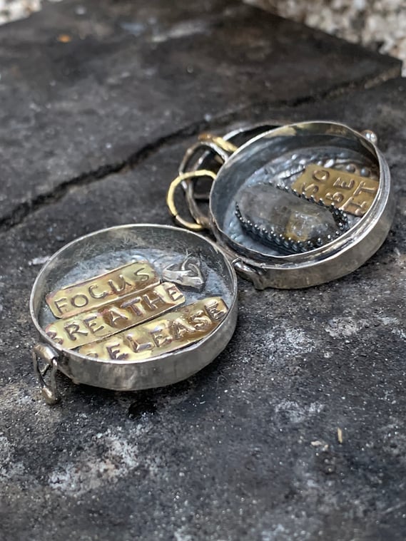 🌙Triple moon silver locket with tree life