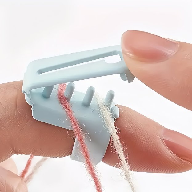 🔥HOT SALE - 49% OFF🔥Yarn Guide Ring Crocheting Knitting Tool