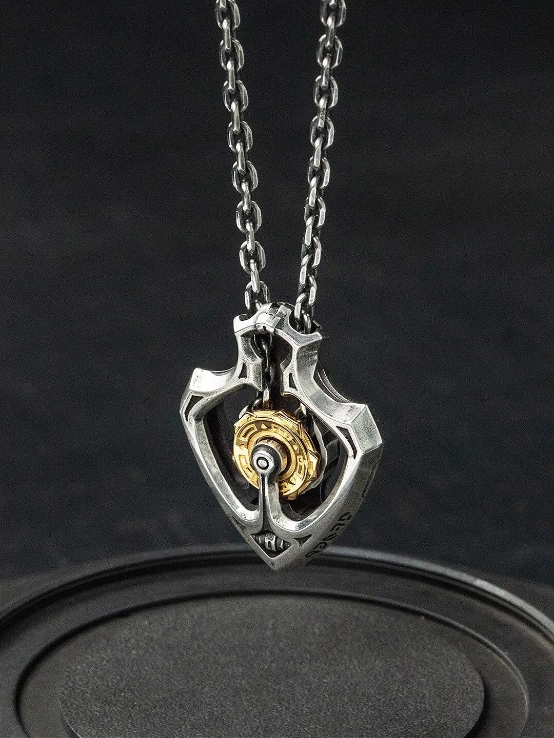 Shuttler Mechanical Rotatable Gear Pendant Necklace