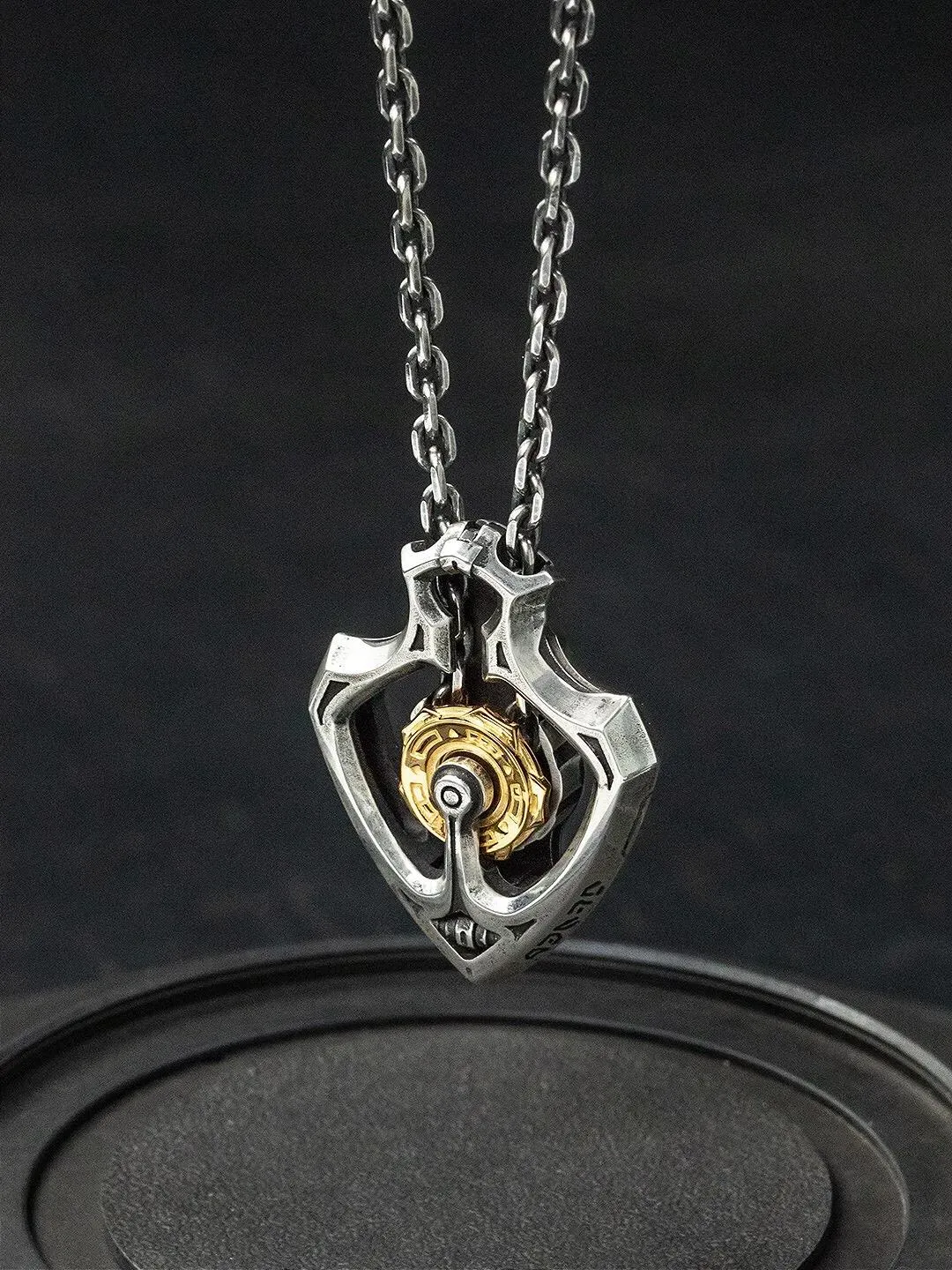 Shuttler Mechanical Rotatable Gear Pendant Necklace