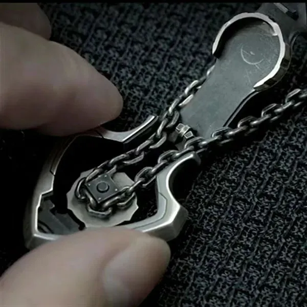 Shuttler Mechanical Rotatable Gear Pendant Necklace