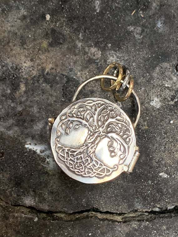 🌙Triple moon silver locket with tree life