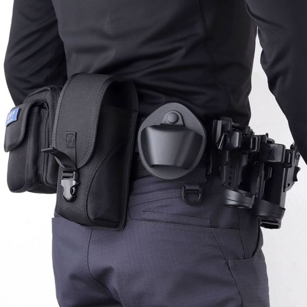 LONG LIN JIA E158008 PLASTIC HANDCUFF HOLSTER [LLJ-E158008]