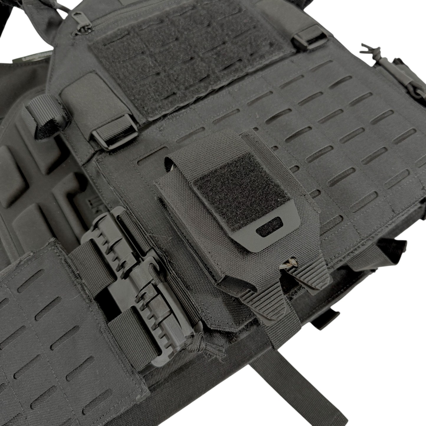 BATTLE GEAR LASER-CUT HANDCUFF POUCH [BAT-P181]