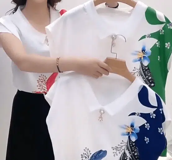 翻译件-X23031102L-印花时尚翻领衫衣-1033077-系统_04.webp