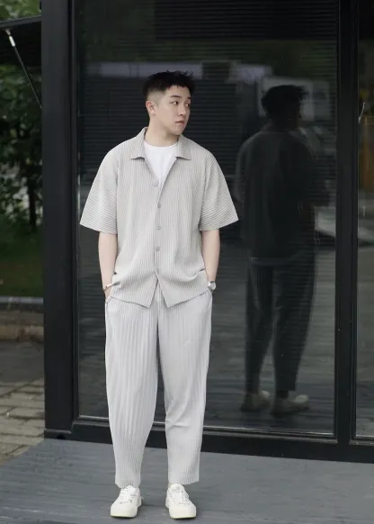 Men's Pleated Solid Color Short Sleeve Shirt Casual Button Up Shirt For Summer