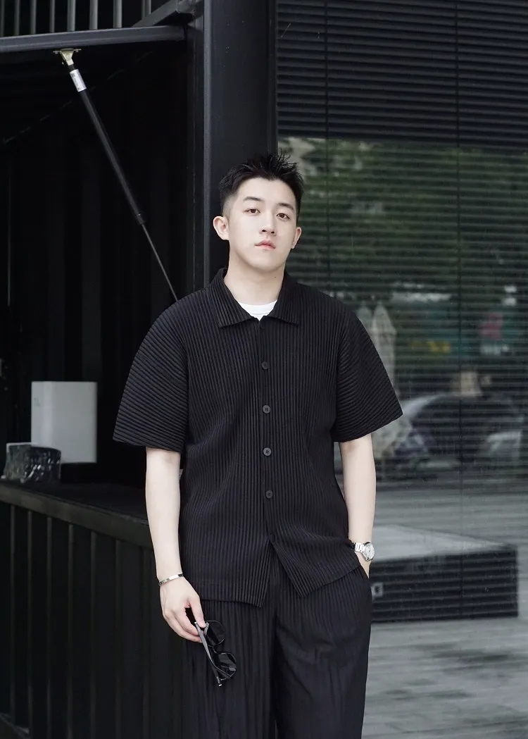 Men's Pleated Solid Color Short Sleeve Shirt Casual Button Up Shirt For Summer