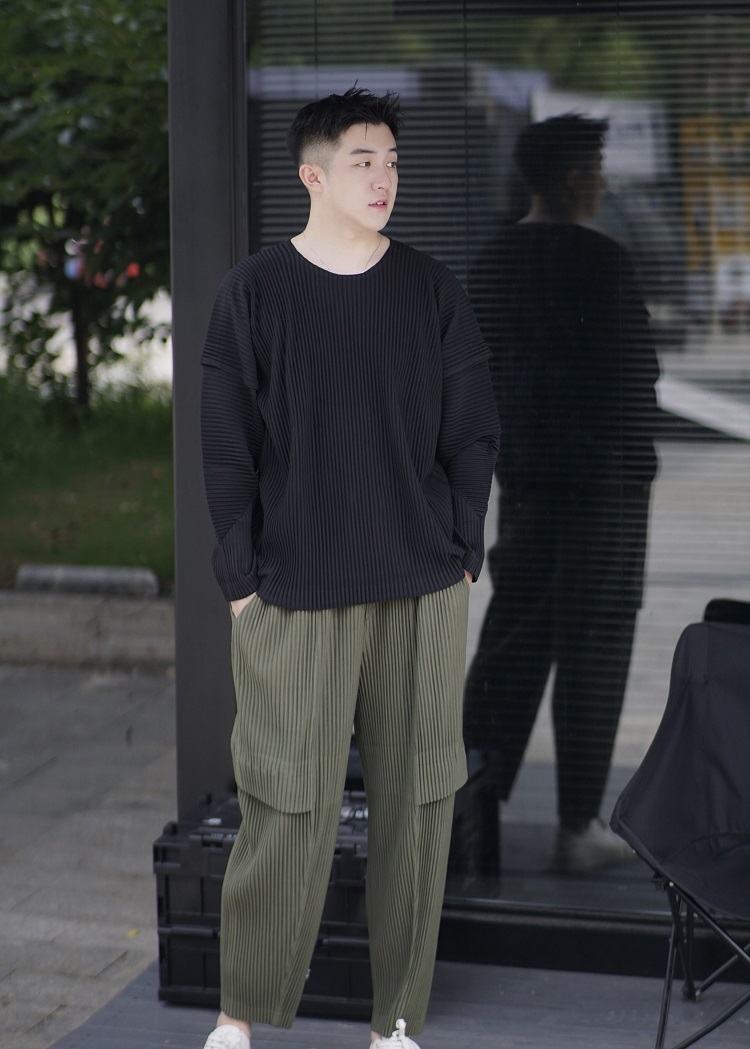 Men's Pleated Solid Color Stitching Long Sleeve T-shirt Loose Fit Round Neck TShirts