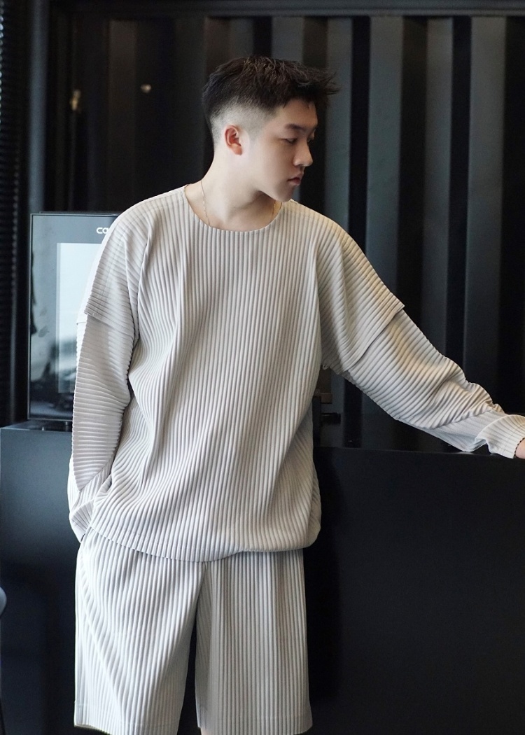 Men's Pleated Solid Color Stitching Long Sleeve T-shirt Loose Fit Round Neck TShirts