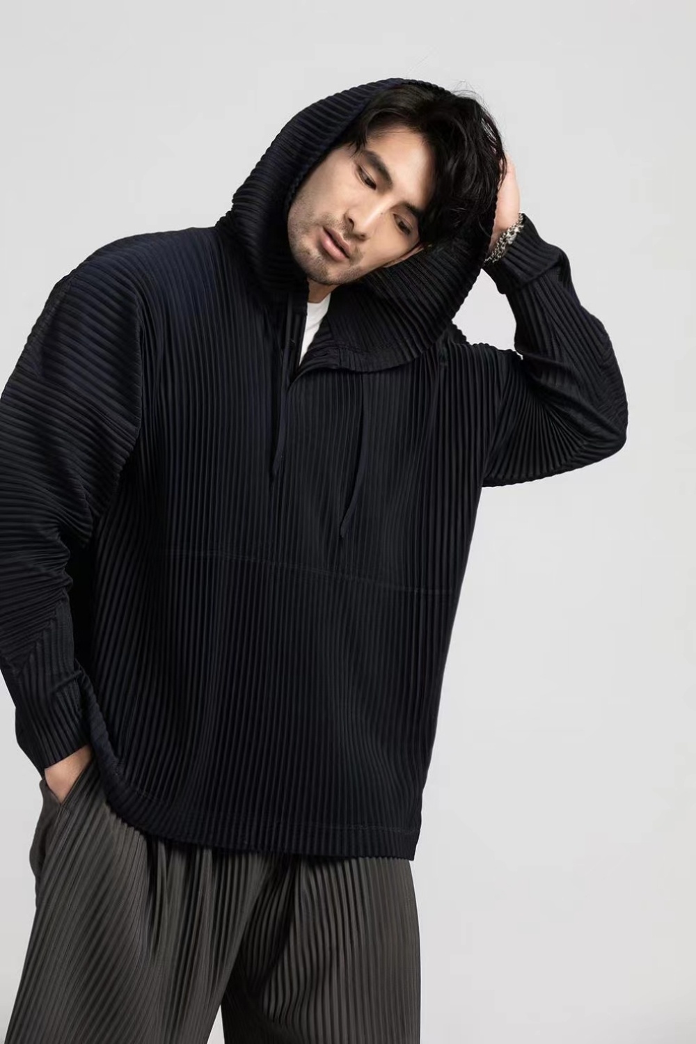 Men's Pleated Solid Long Sleeve Hoodies Loose Fit Hooded Sweatshirt