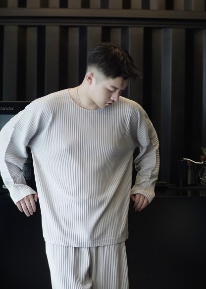 Men's Pleated Solid Color Stitching Long Sleeve T-shirt Loose Fit Round Neck TShirts